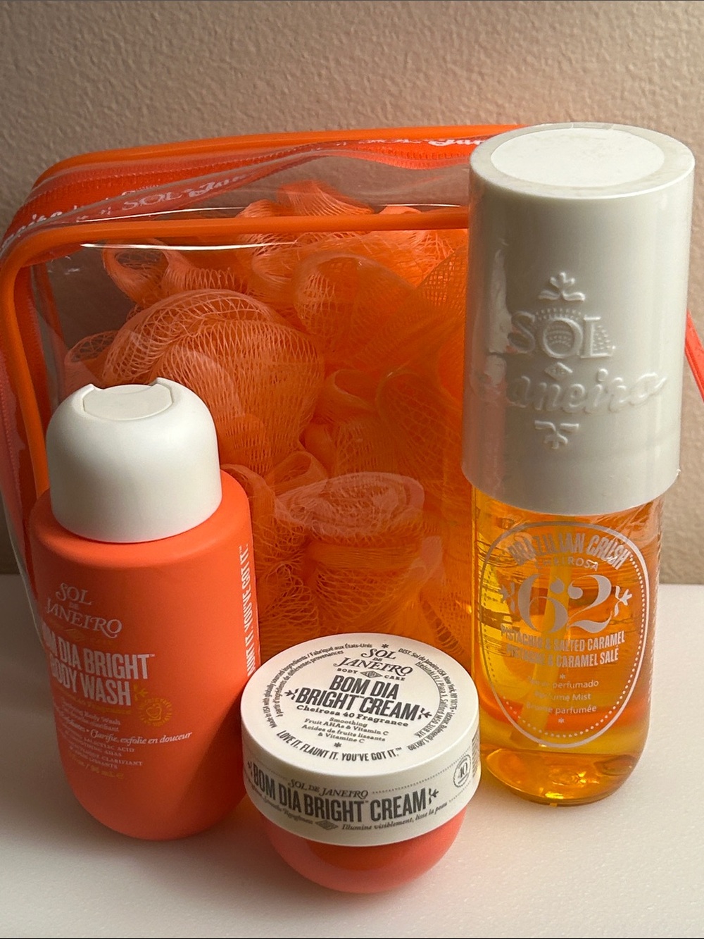 Sol de Janeiro Orange Travel Bath & Body Set with Mesh Pouf